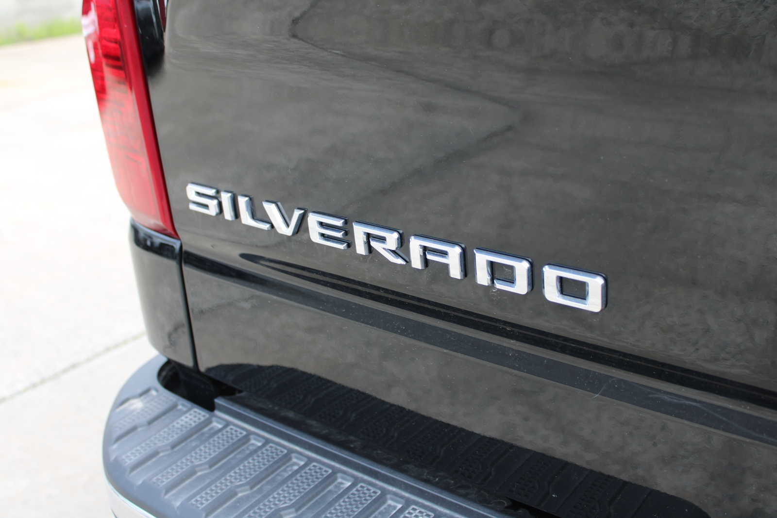 2024 Chevrolet Silverado 1500 4WD Crew Cab 147 LT w/1LT