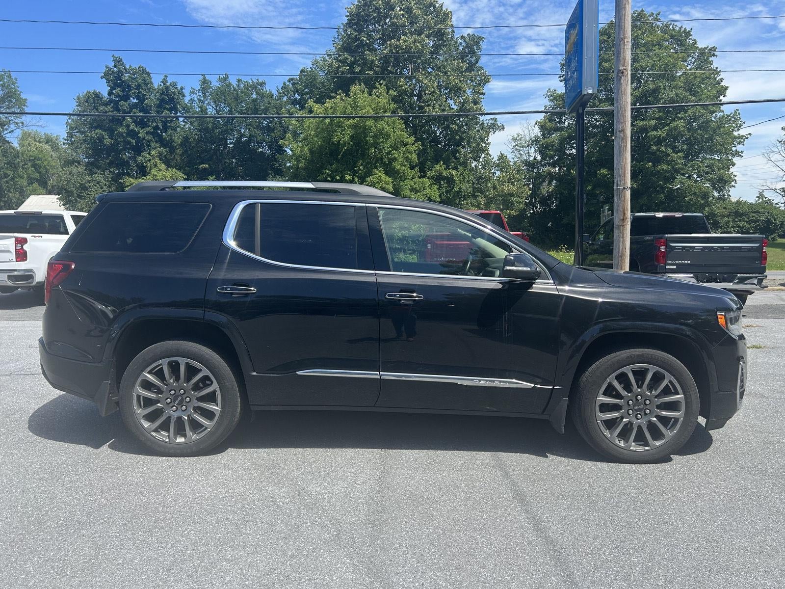 2023 GMC Acadia Denali