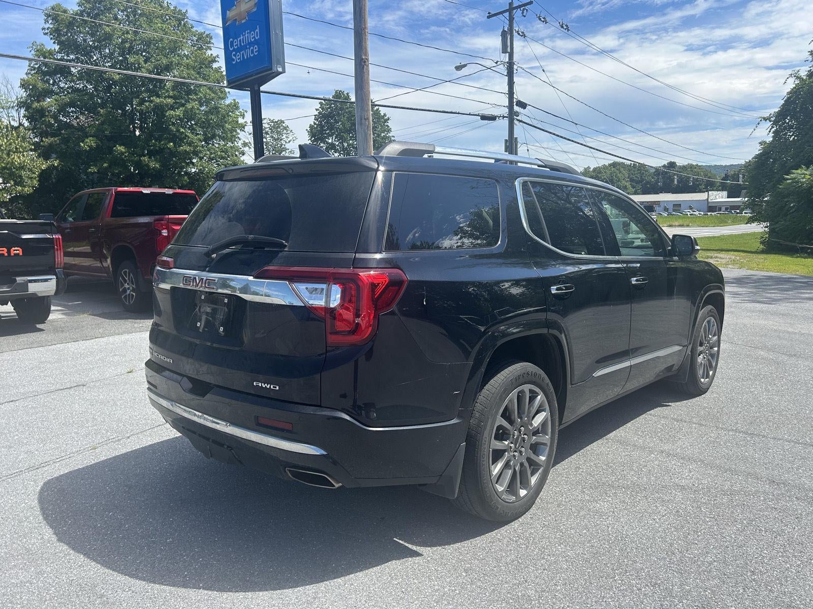 2023 GMC Acadia Denali