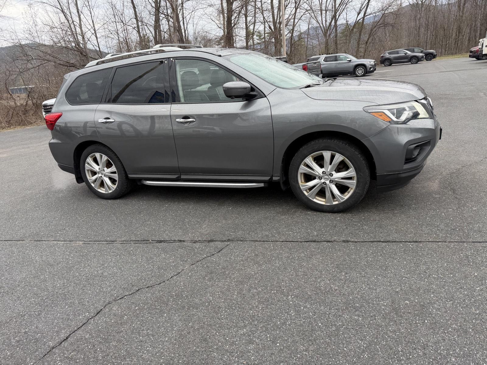 2018 Nissan Pathfinder SL