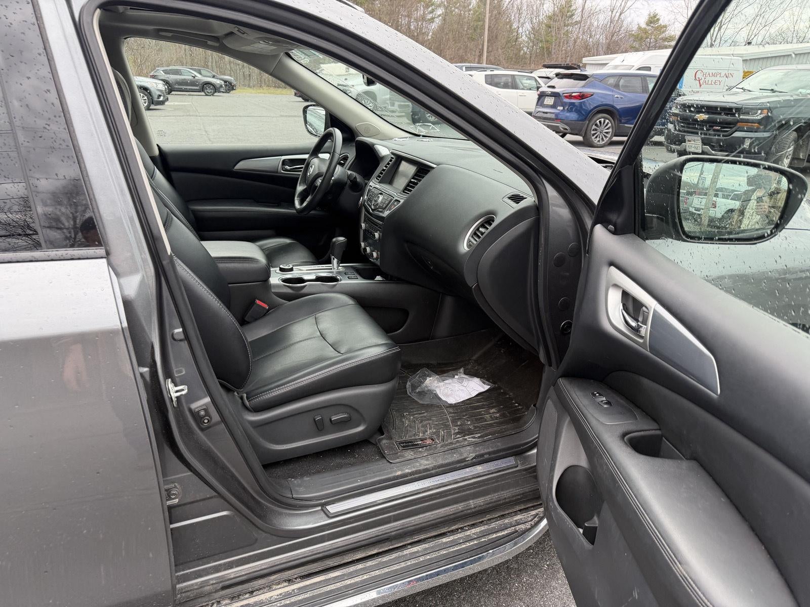 2018 Nissan Pathfinder SL