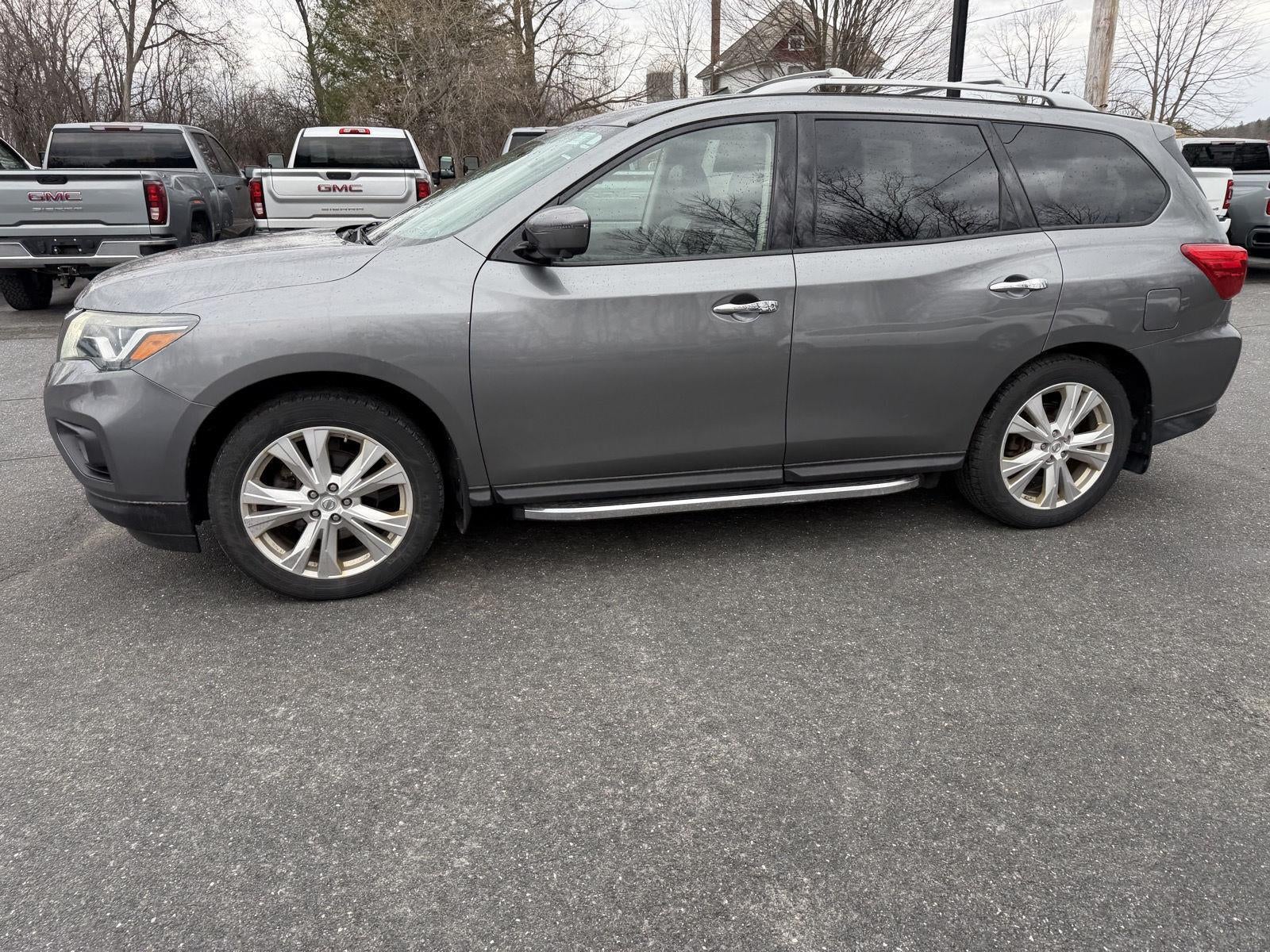 2018 Nissan Pathfinder SL