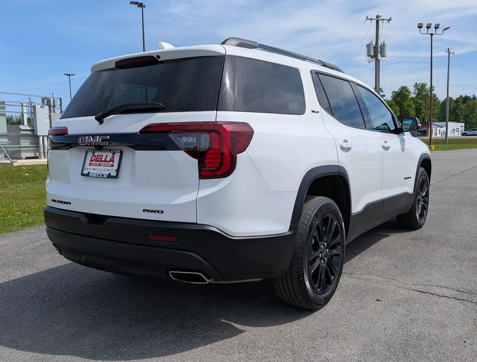 2023 GMC Acadia SLT