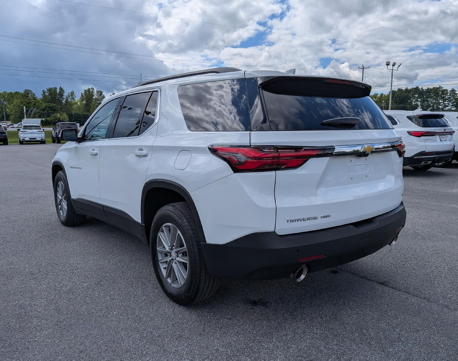 2023 Chevrolet Traverse LT Cloth