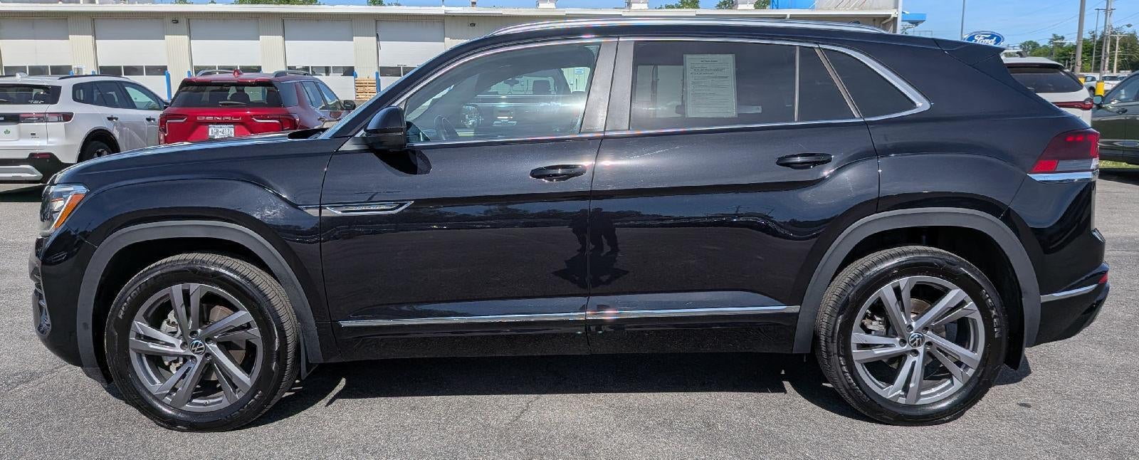 2024 Volkswagen Atlas Cross Sport 2.0T SEL R-Line