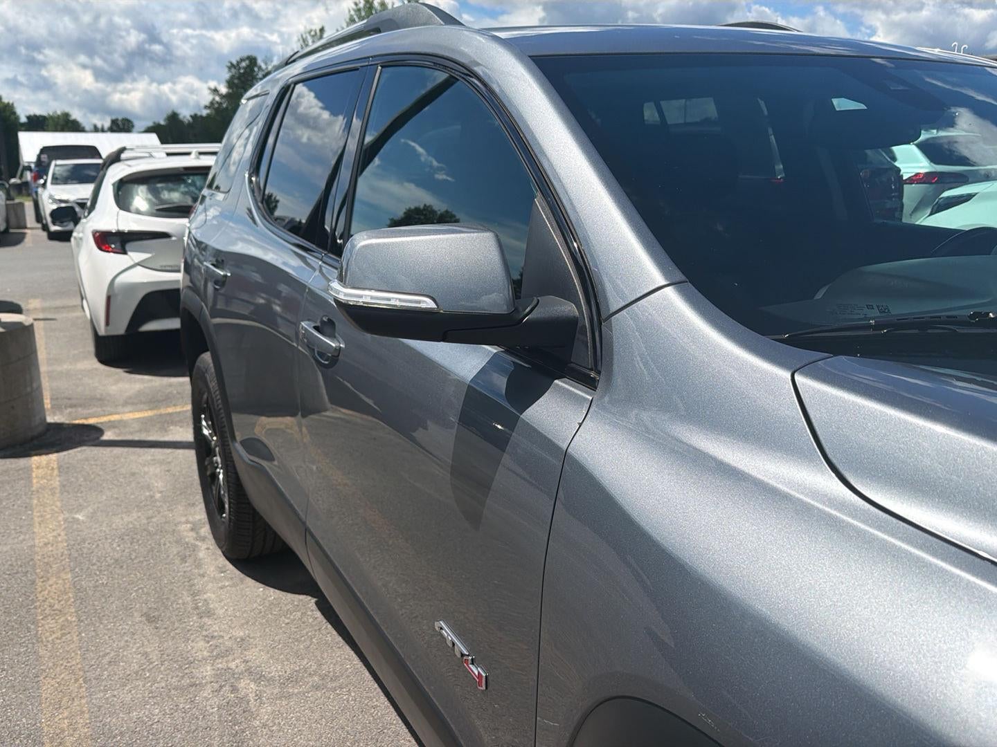 2021 GMC Acadia AT4