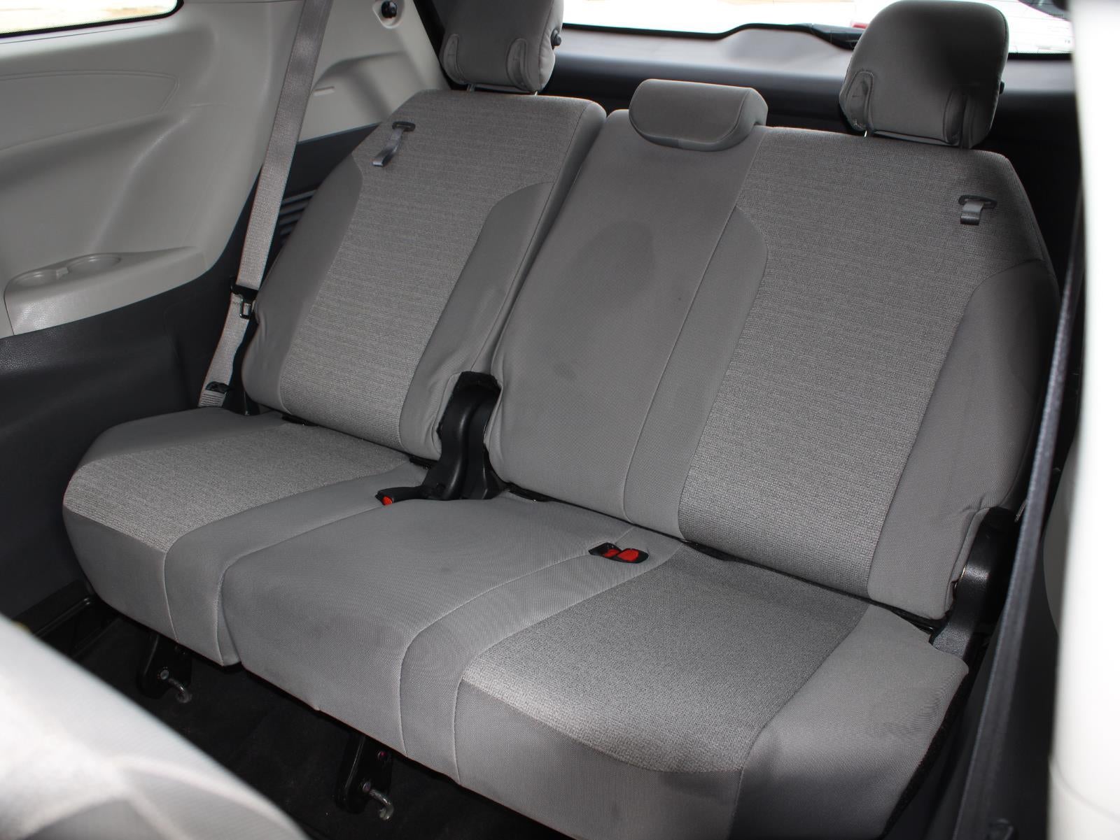 2024 Toyota Sienna LE