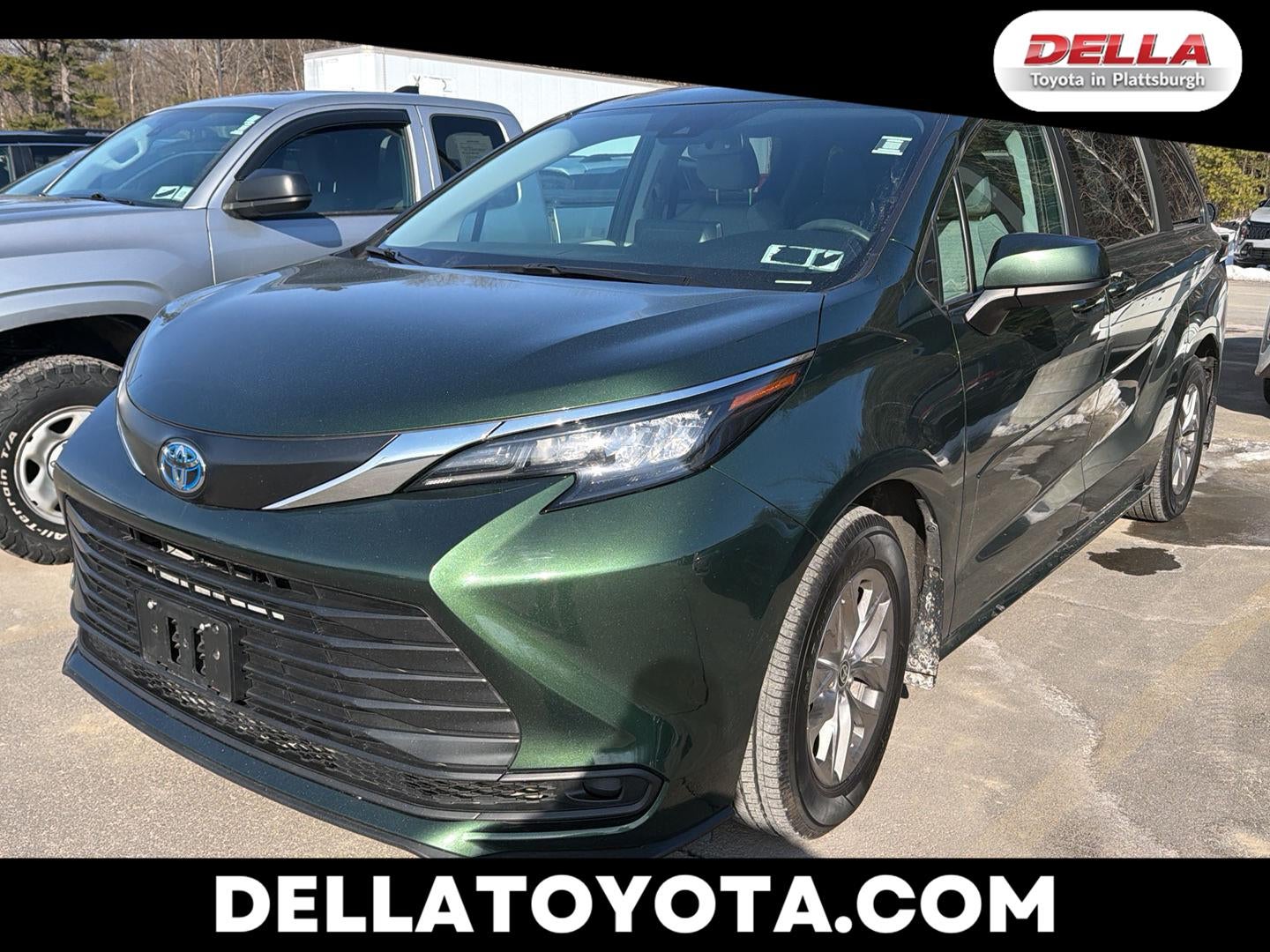 2024 Toyota Sienna LE