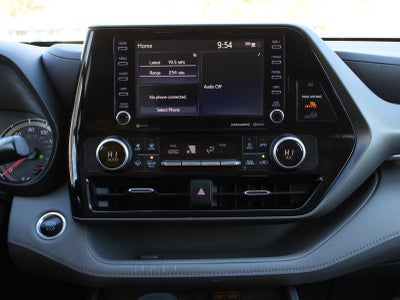 2020 Toyota Highlander LE