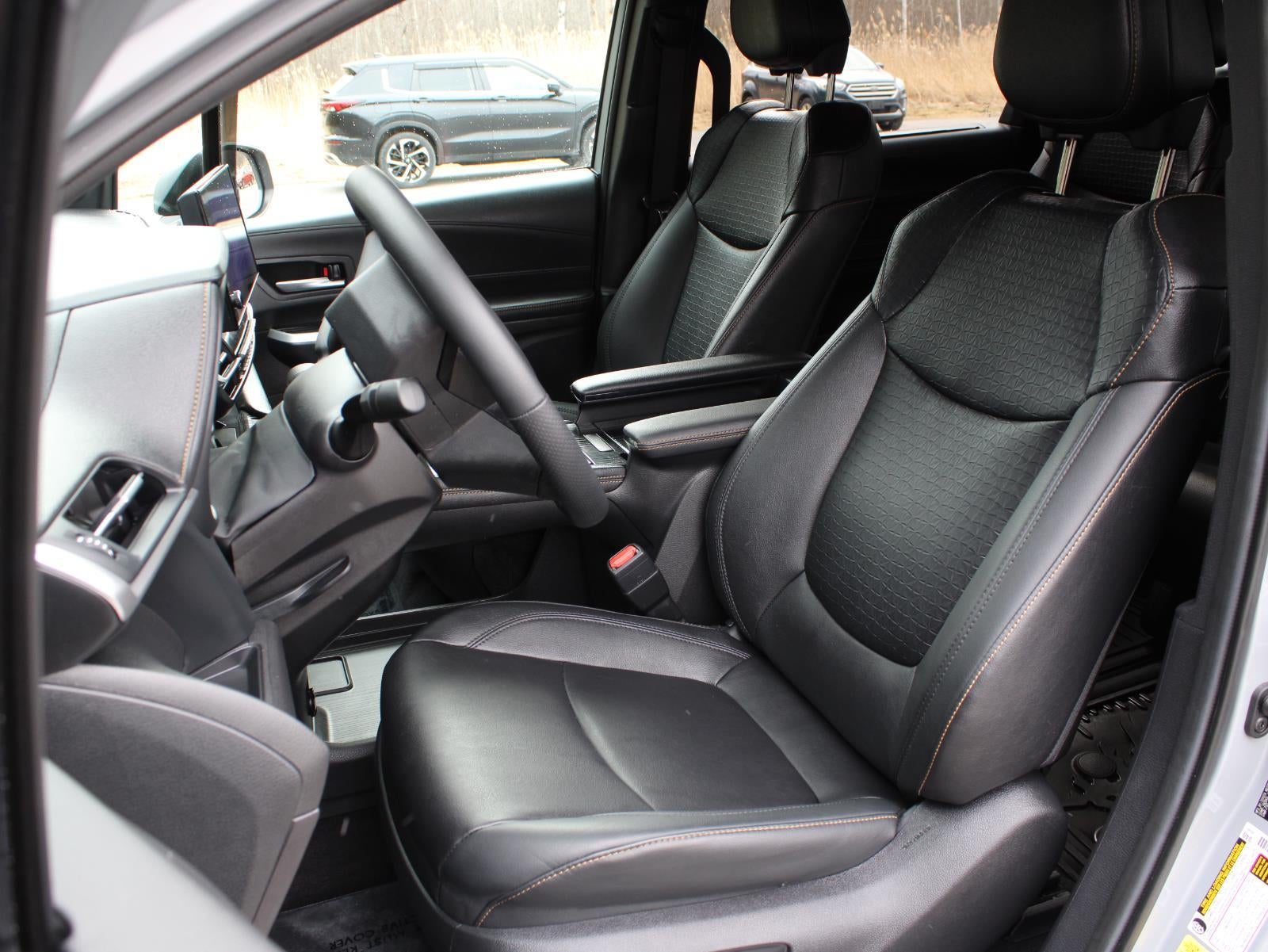 2025 Toyota Sienna Woodland Edition