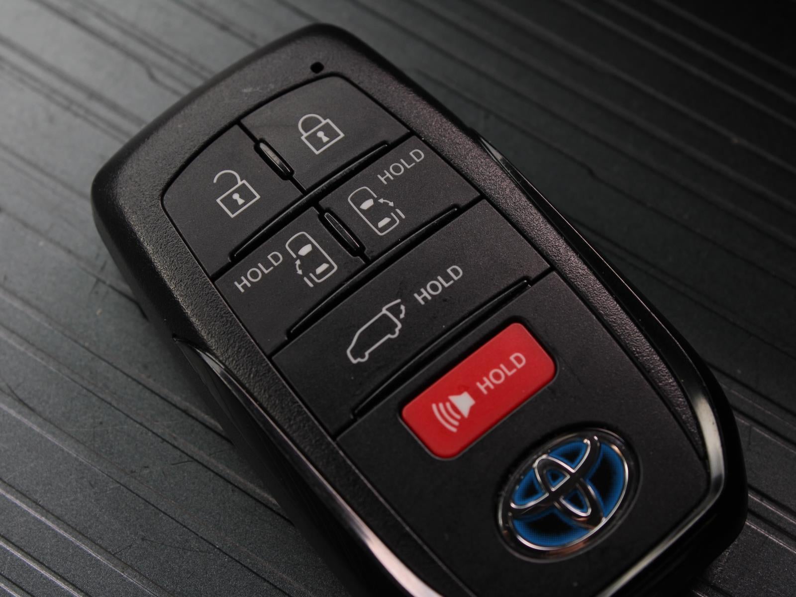 2022 Toyota Sienna XSE