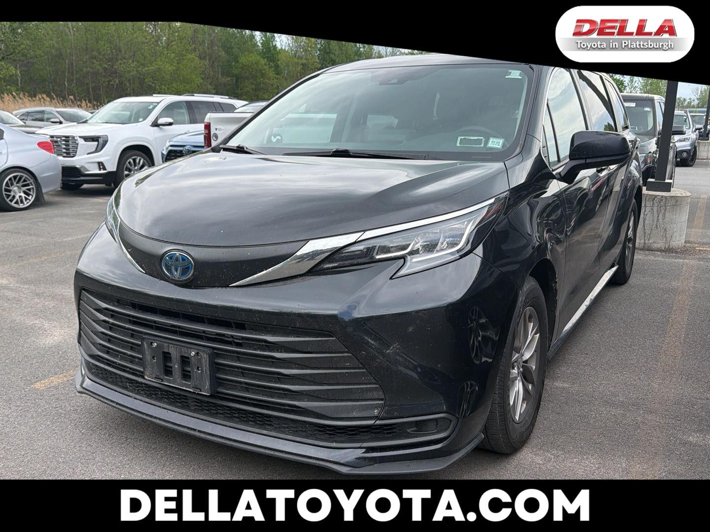 2022 Toyota Sienna LE