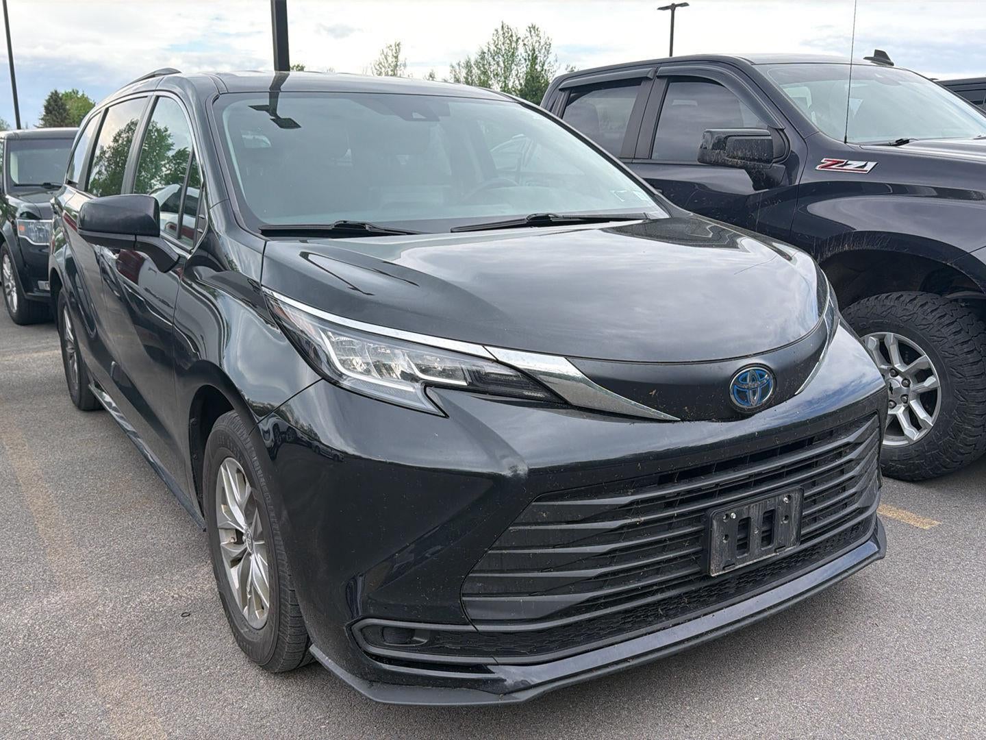2022 Toyota Sienna LE