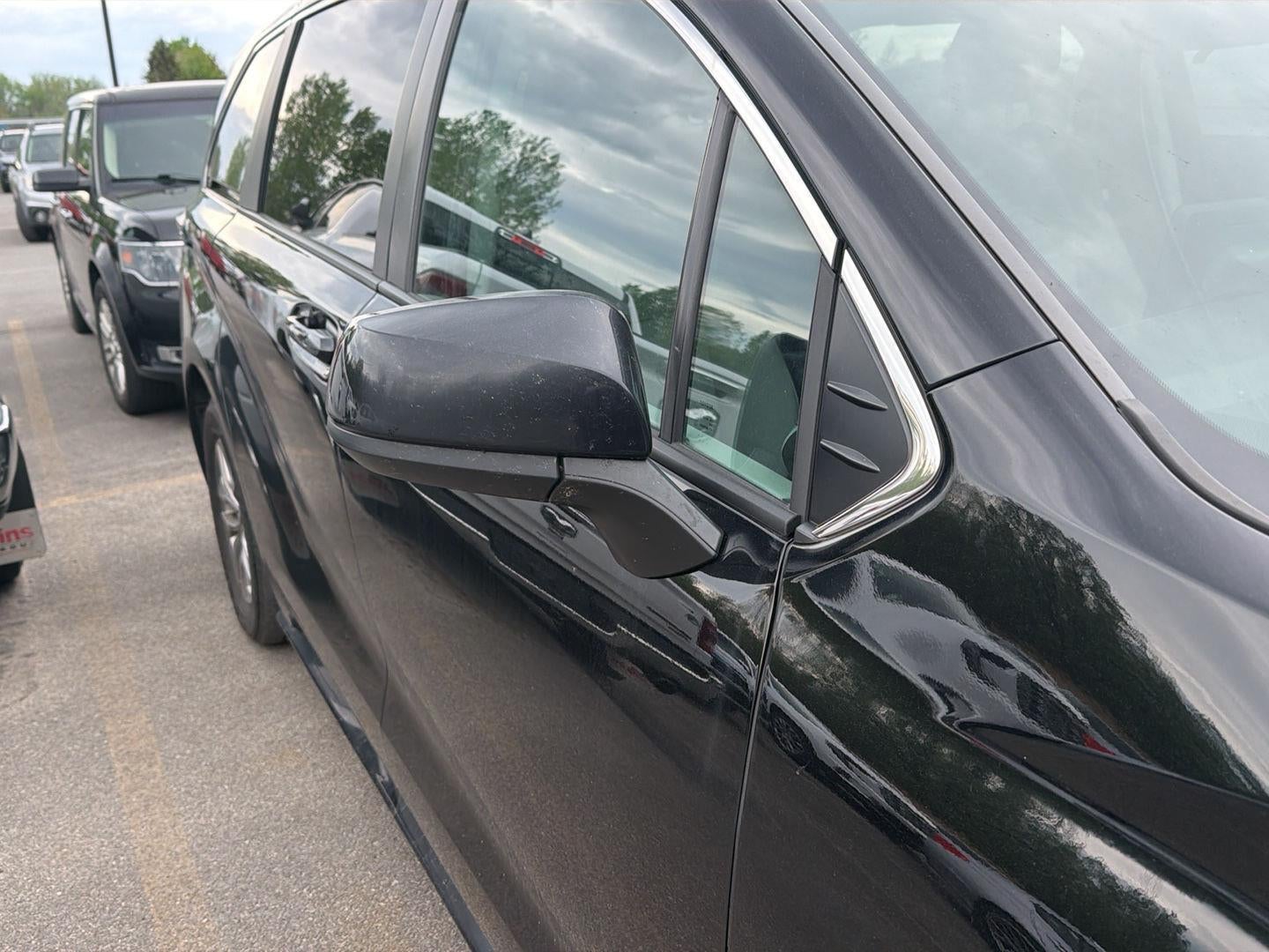 2022 Toyota Sienna LE