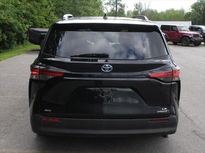 2022 Toyota Sienna LE