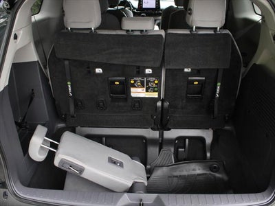 2022 Toyota Sienna LE