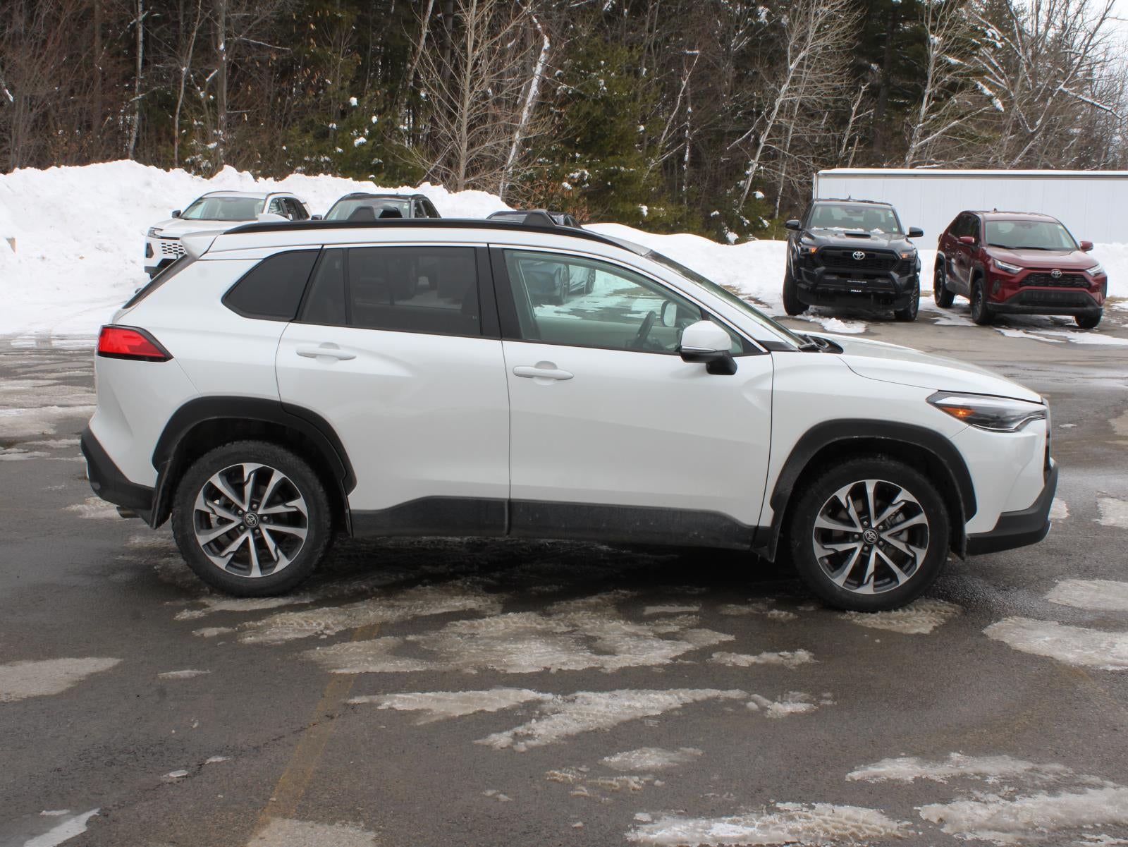 2023 Toyota Corolla Cross XLE