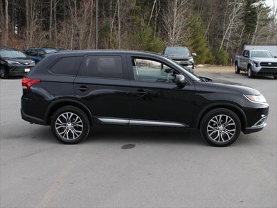 2017 Mitsubishi Outlander ES