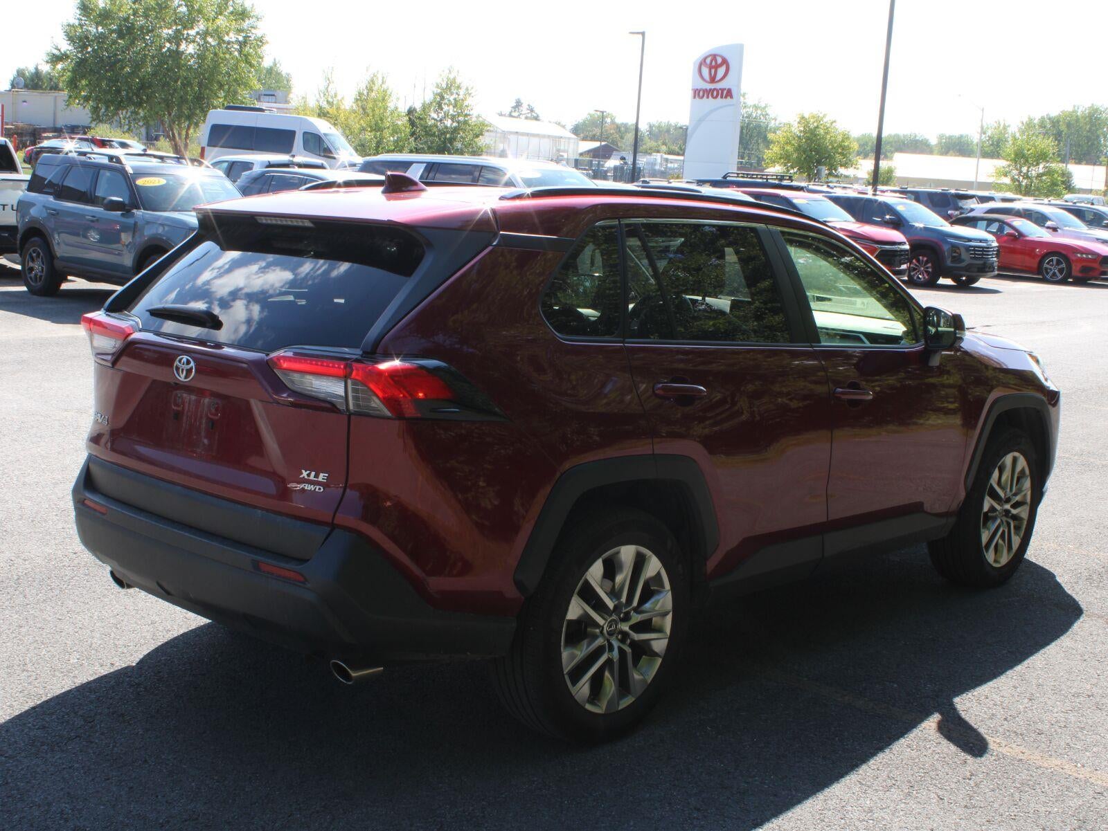 2019 Toyota RAV4 XLE Premium