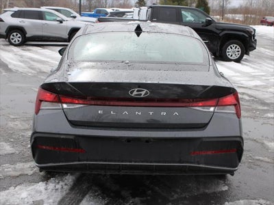 2024 Hyundai Elantra SE