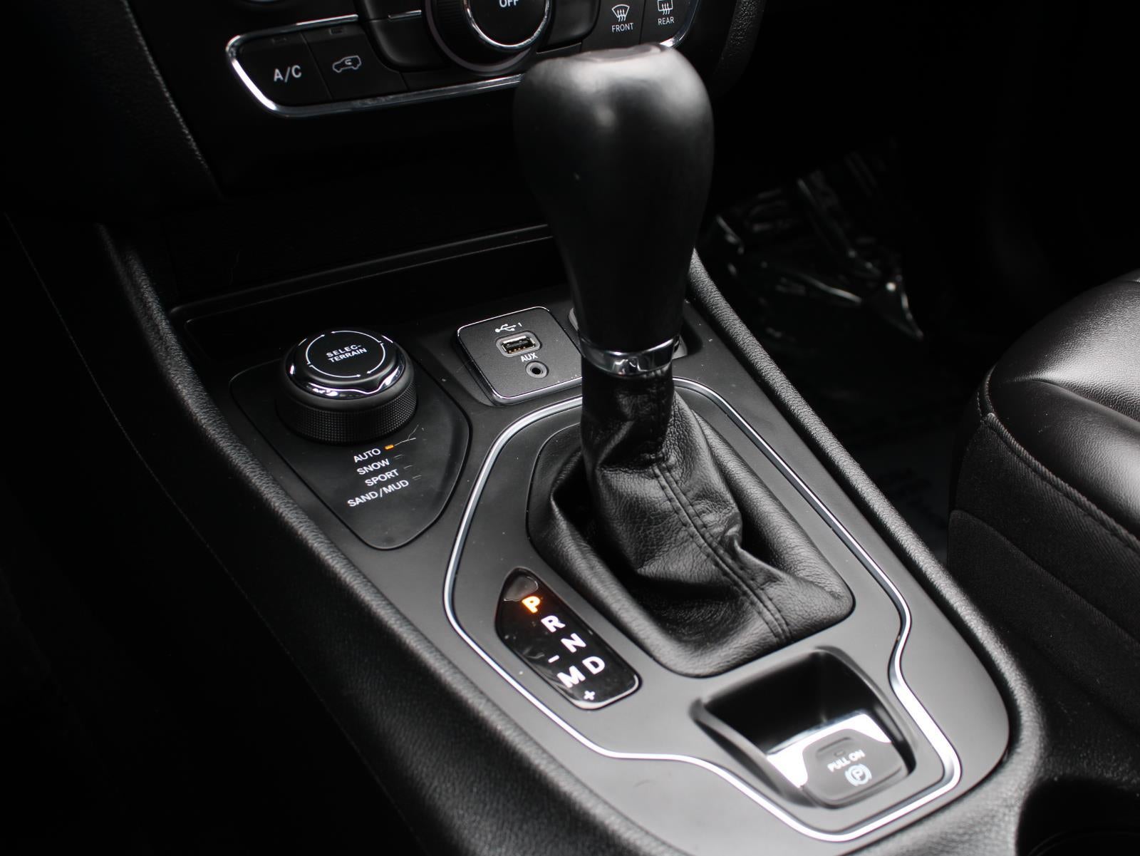 2019 Jeep Cherokee Latitude Plus Four Wheel Drive 9-SPEED 948TE AUTOMATIC