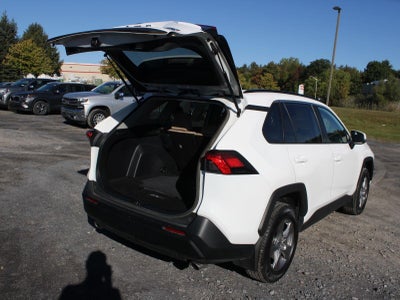 2022 Toyota RAV4 XLE
