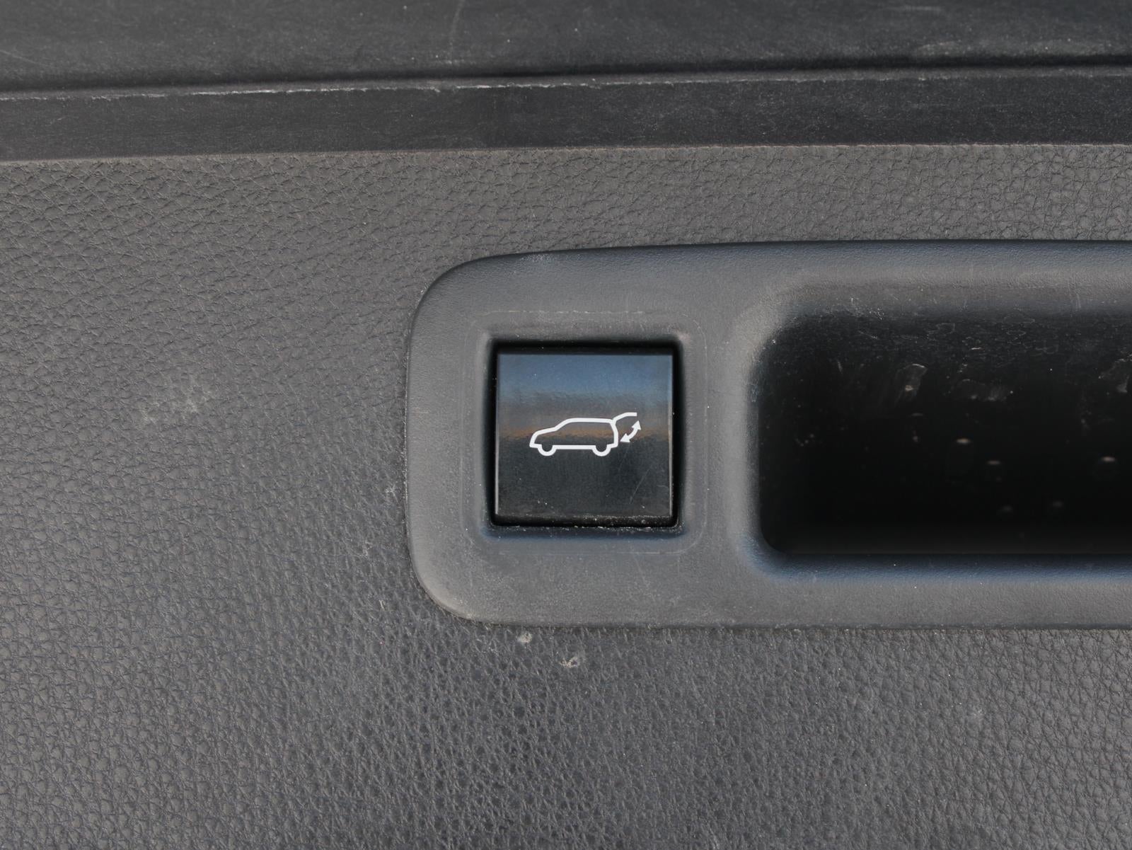 2020 Toyota Highlander LE All Wheel Drive Automatic