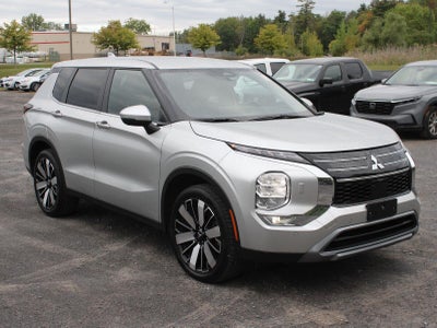 2025 Mitsubishi Outlander SE