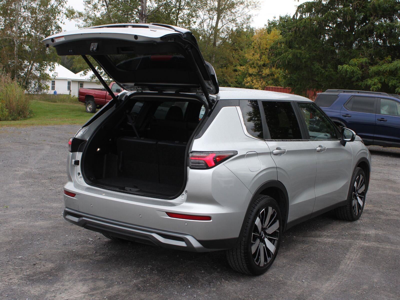 2025 Mitsubishi Outlander SE