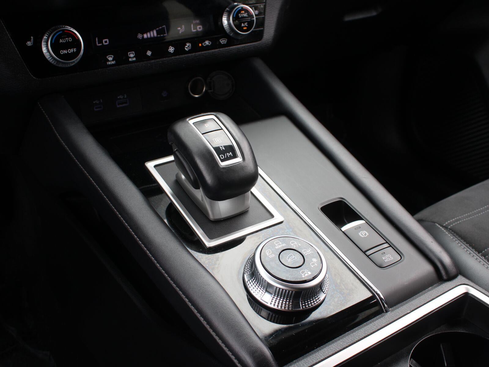 2024 Mitsubishi Outlander Black Edition