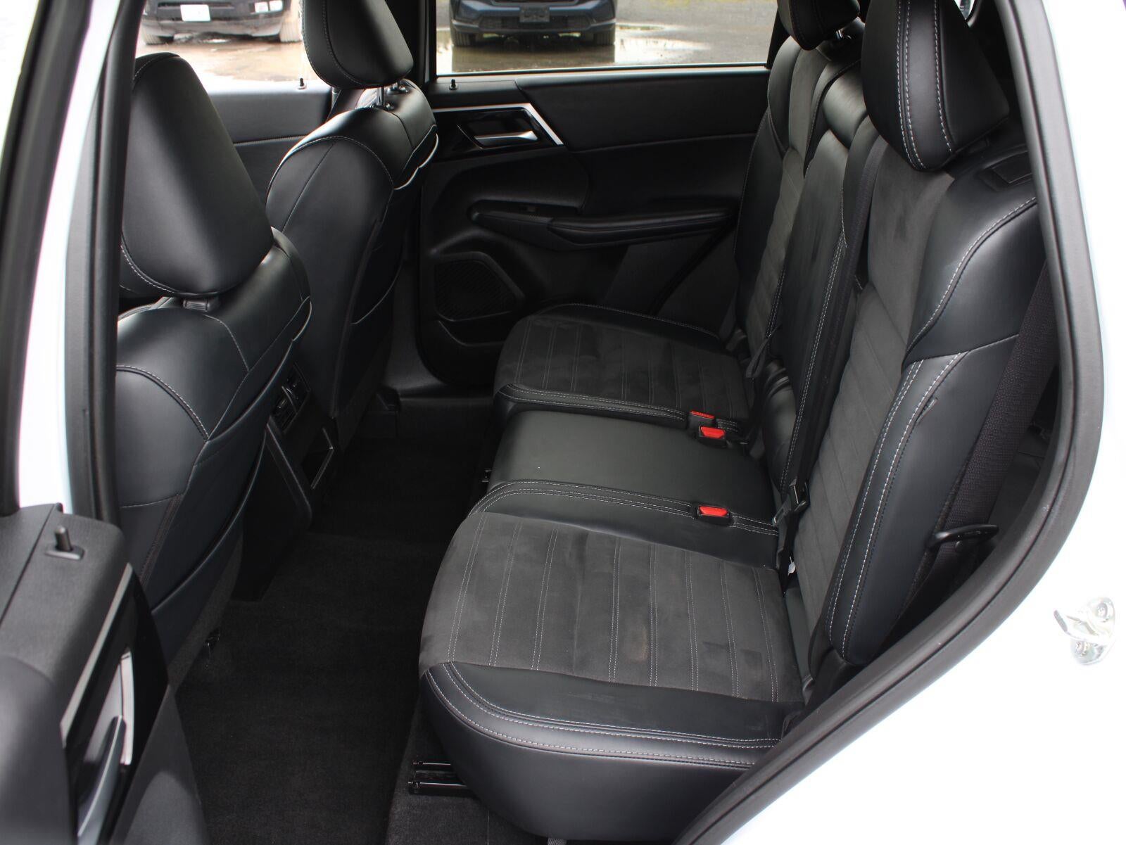 2024 Mitsubishi Outlander Black Edition