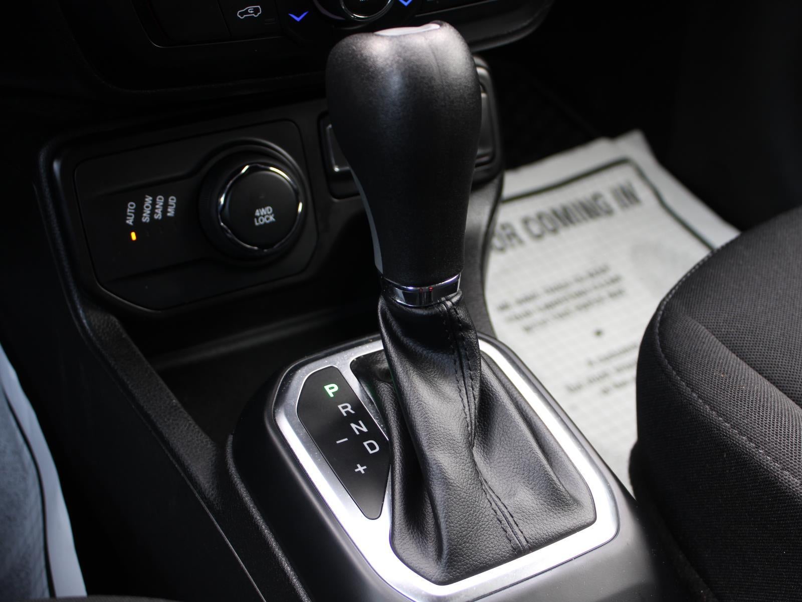 2023 Jeep Renegade Latitude Four Wheel Drive 9-SPEED 948TE AUTOMATIC