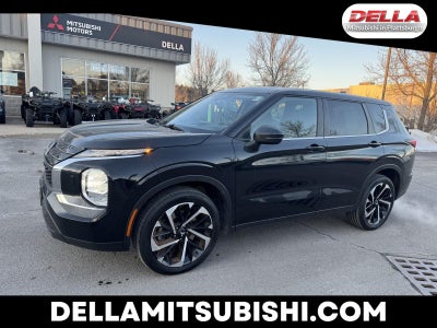 2022 Mitsubishi Outlander ES
