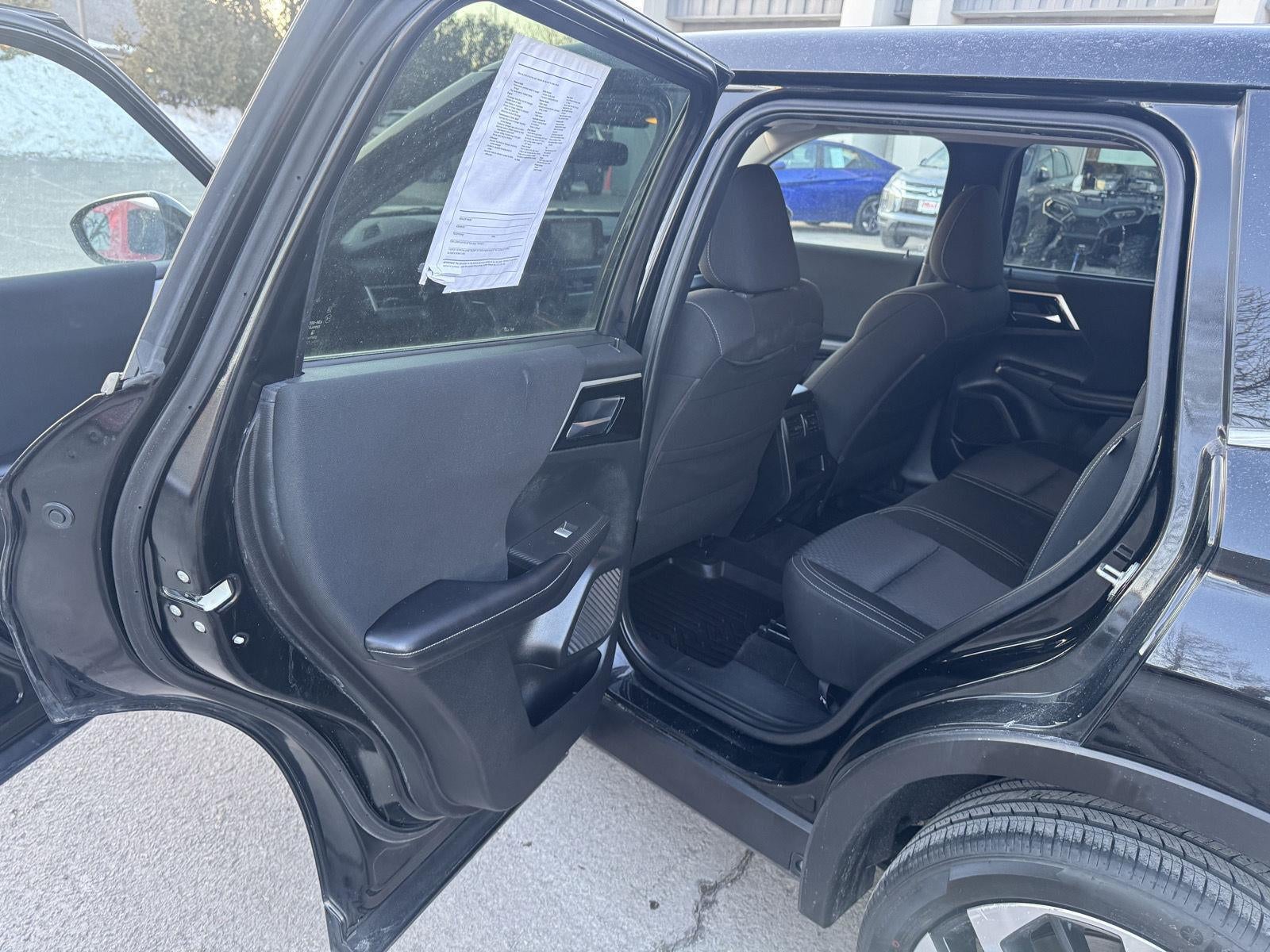 2022 Mitsubishi Outlander ES