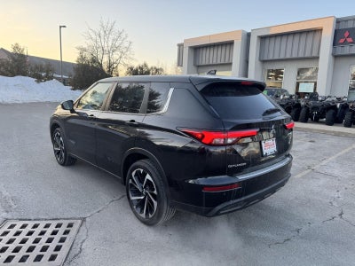 2022 Mitsubishi Outlander ES