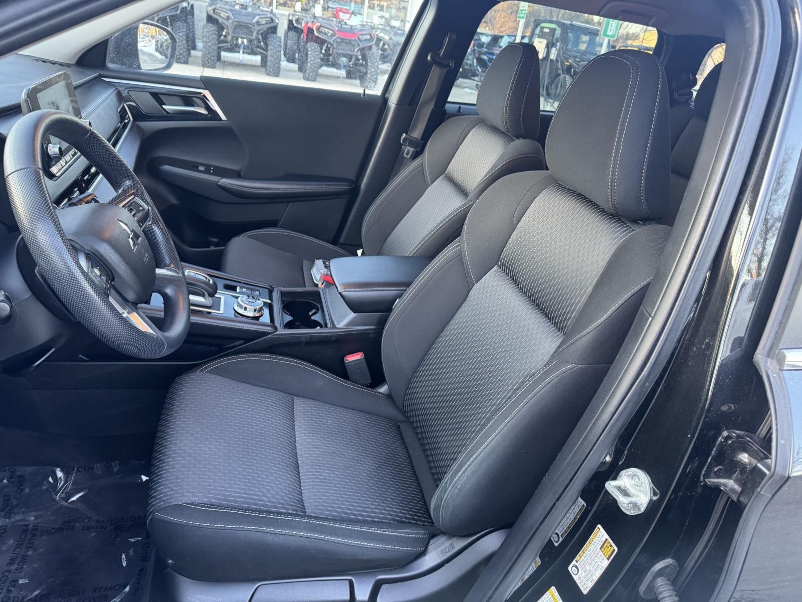 2022 Mitsubishi Outlander ES