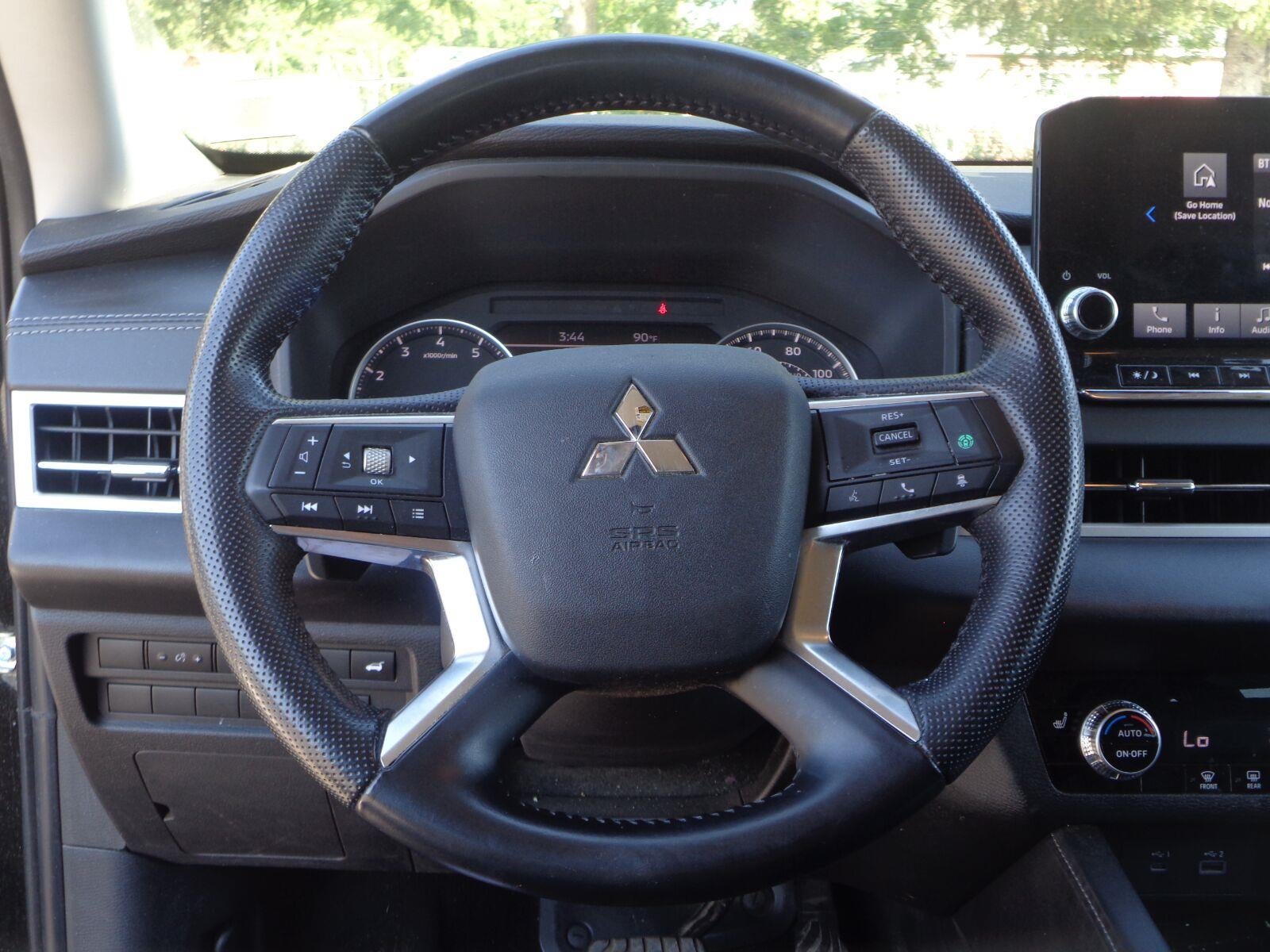 2022 Mitsubishi Outlander SE