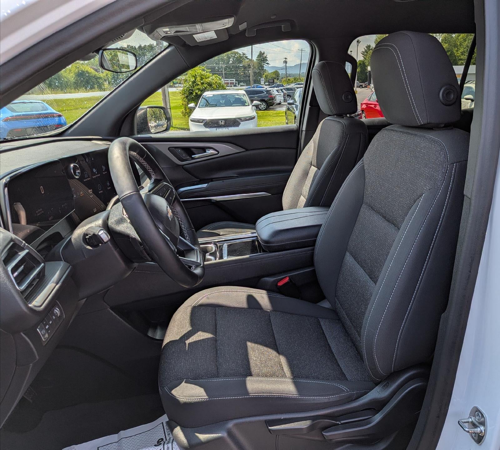 2024 Chevrolet Traverse AWD LS