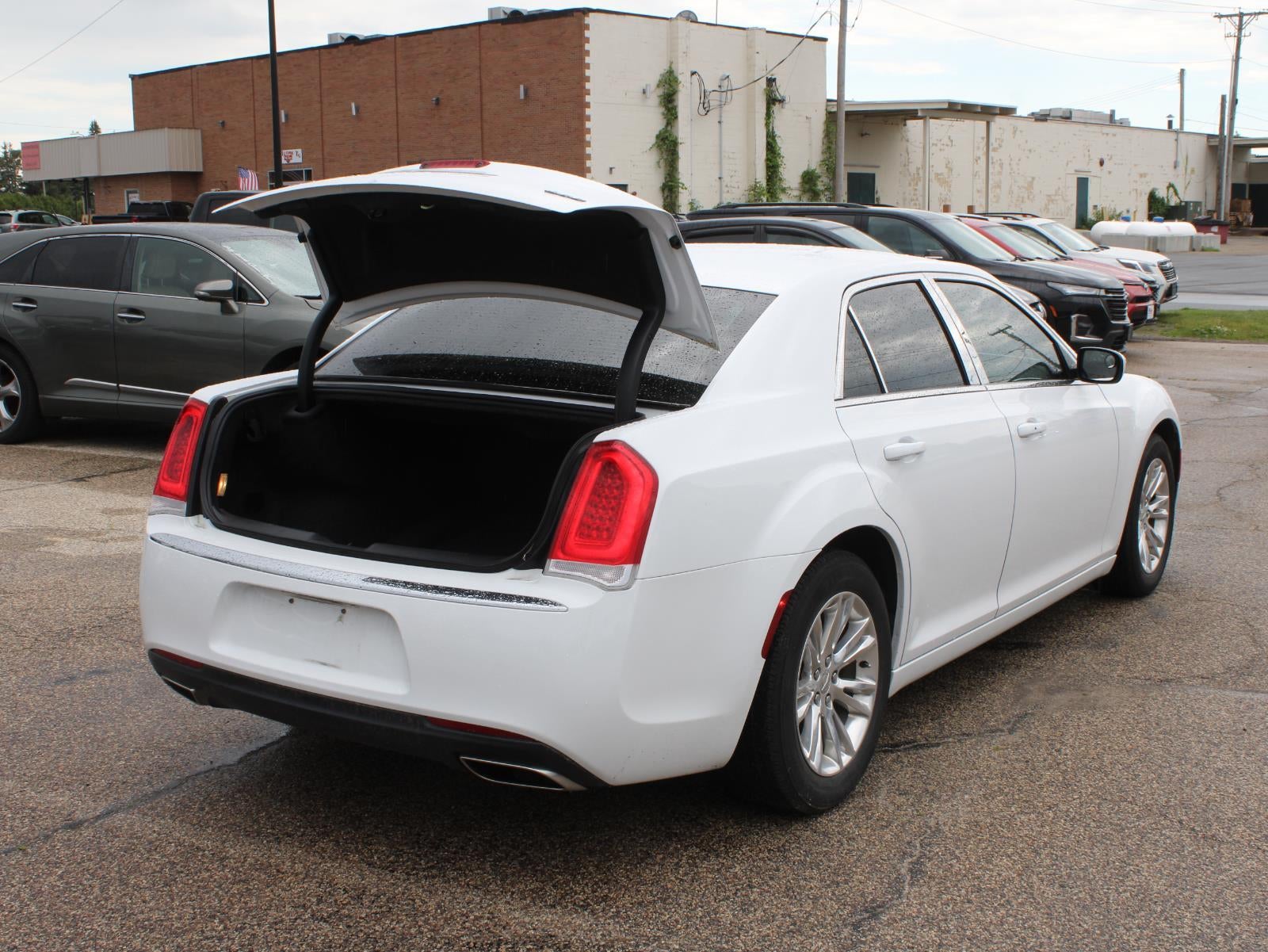 2020 Chrysler 300 Touring L