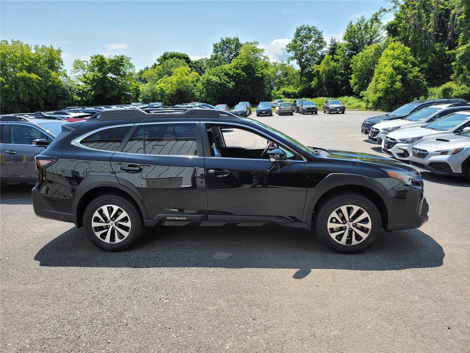 2025 Subaru Outback Premium