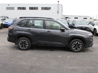 2025 Subaru Forester Base