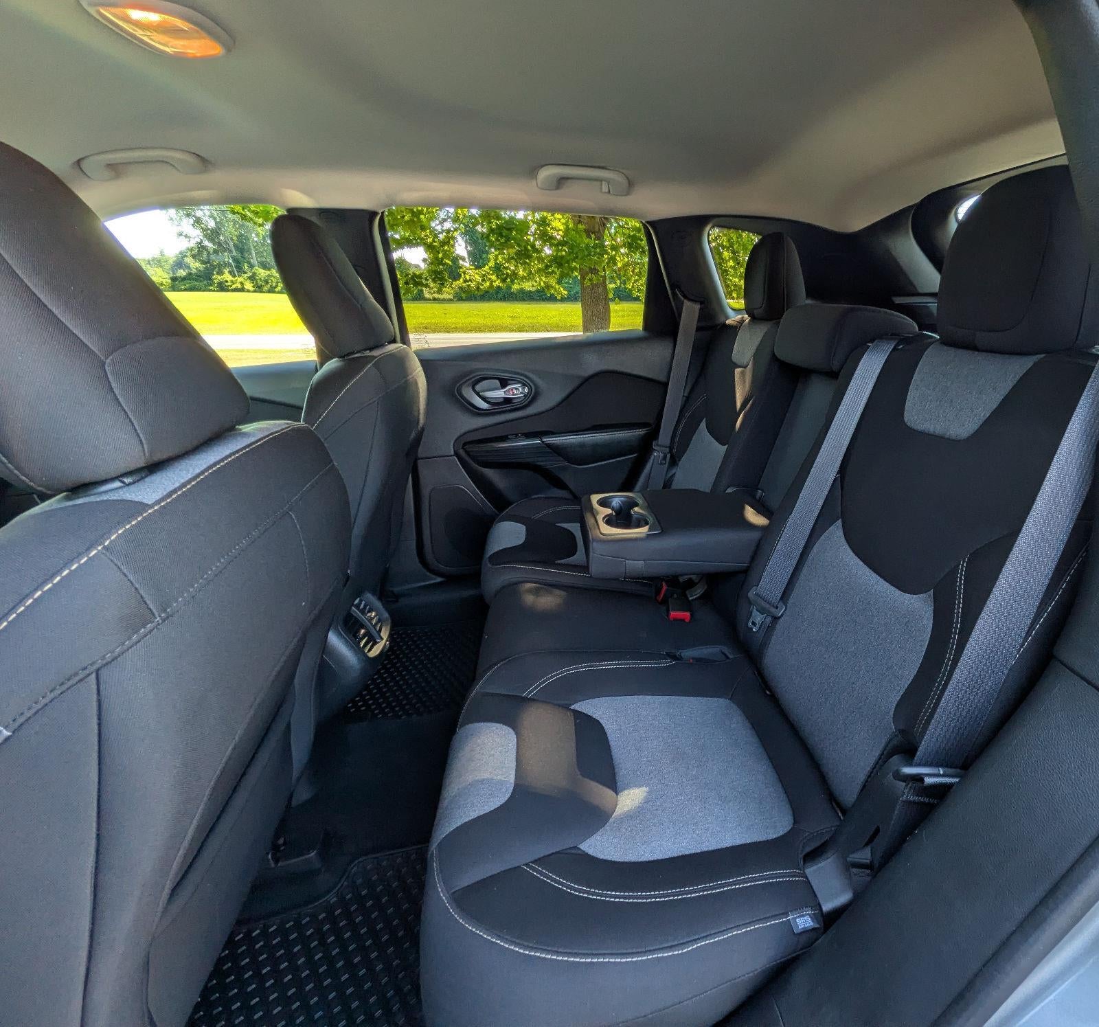 2016 Jeep Cherokee Sport