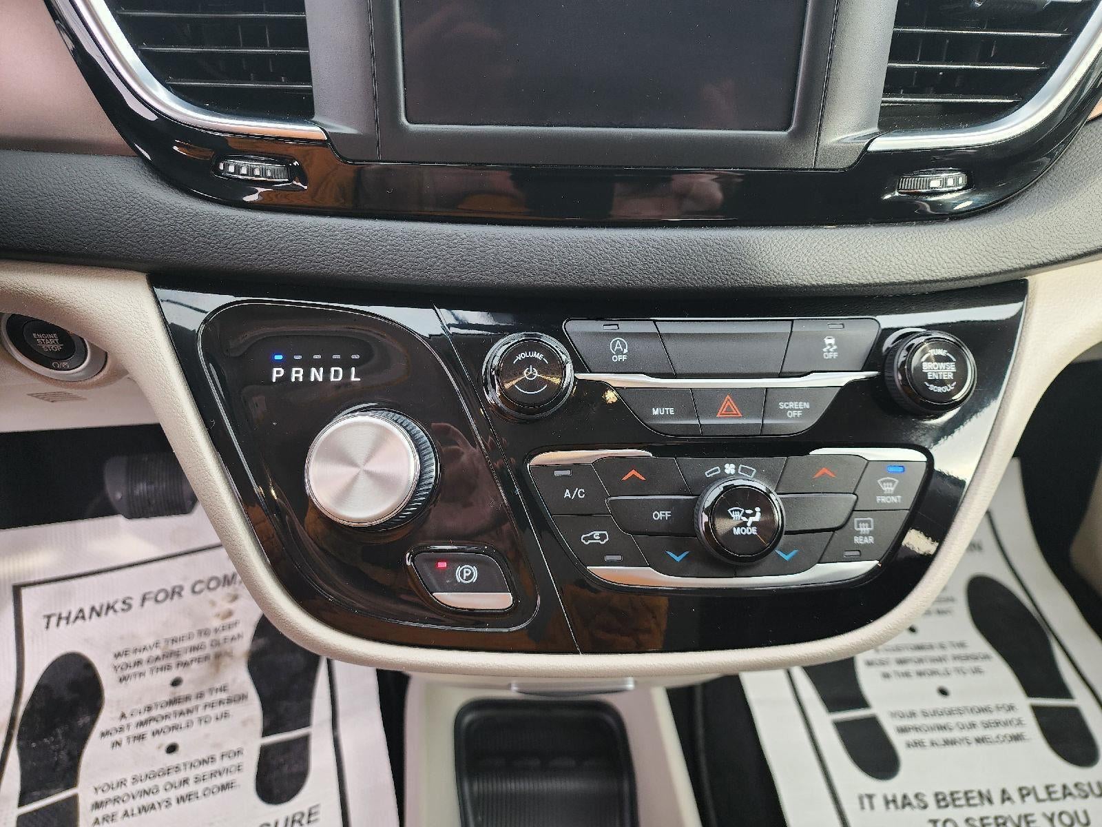 2024 Chrysler Voyager LX