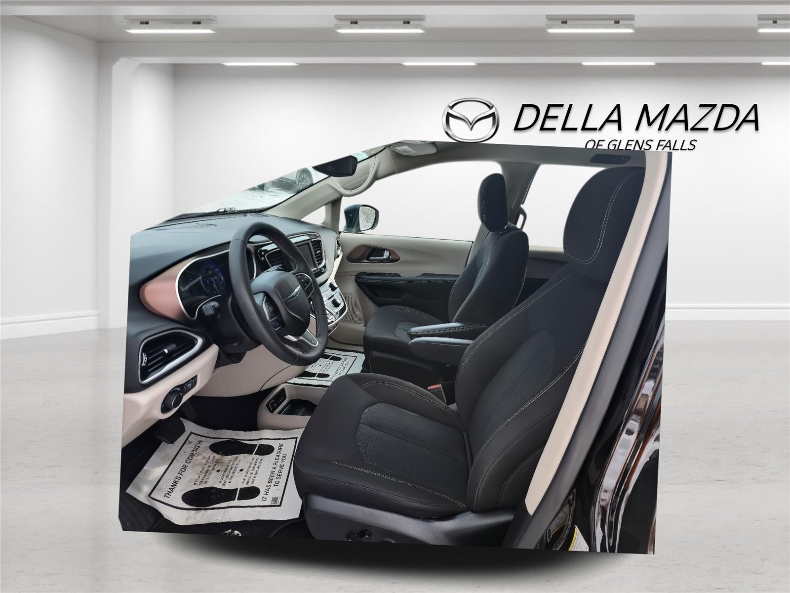 2024 Chrysler Voyager LX