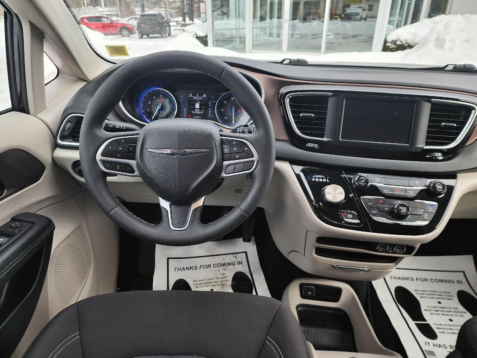 2024 Chrysler Voyager LX