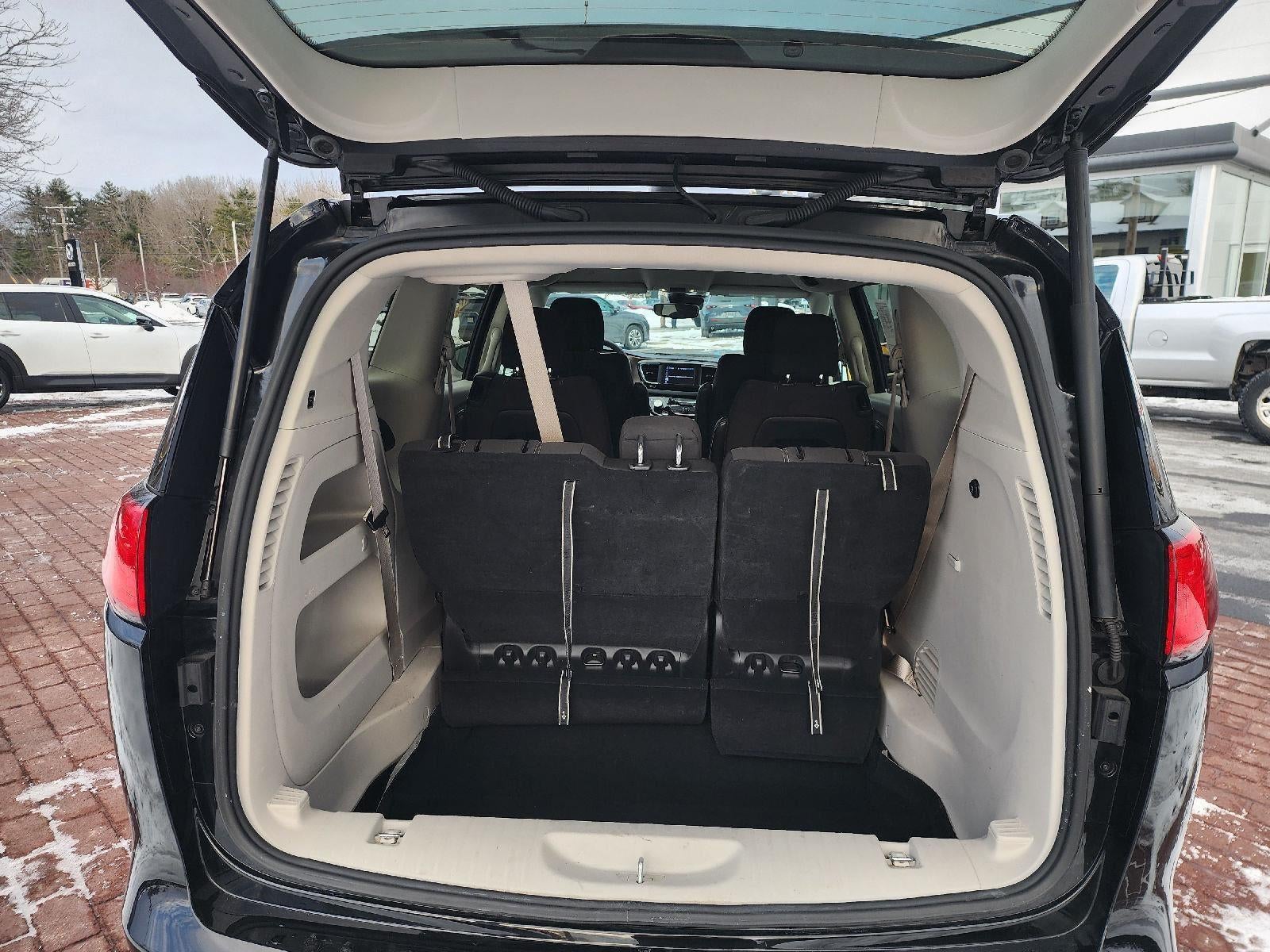 2023 Chrysler Pacifica Touring