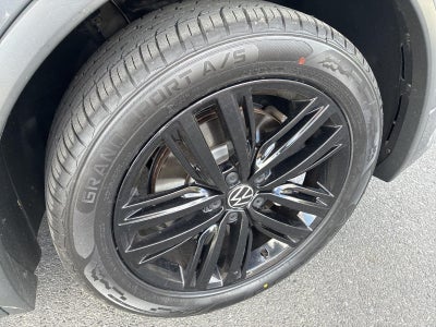 2022 Volkswagen Tiguan SE R-Line Black