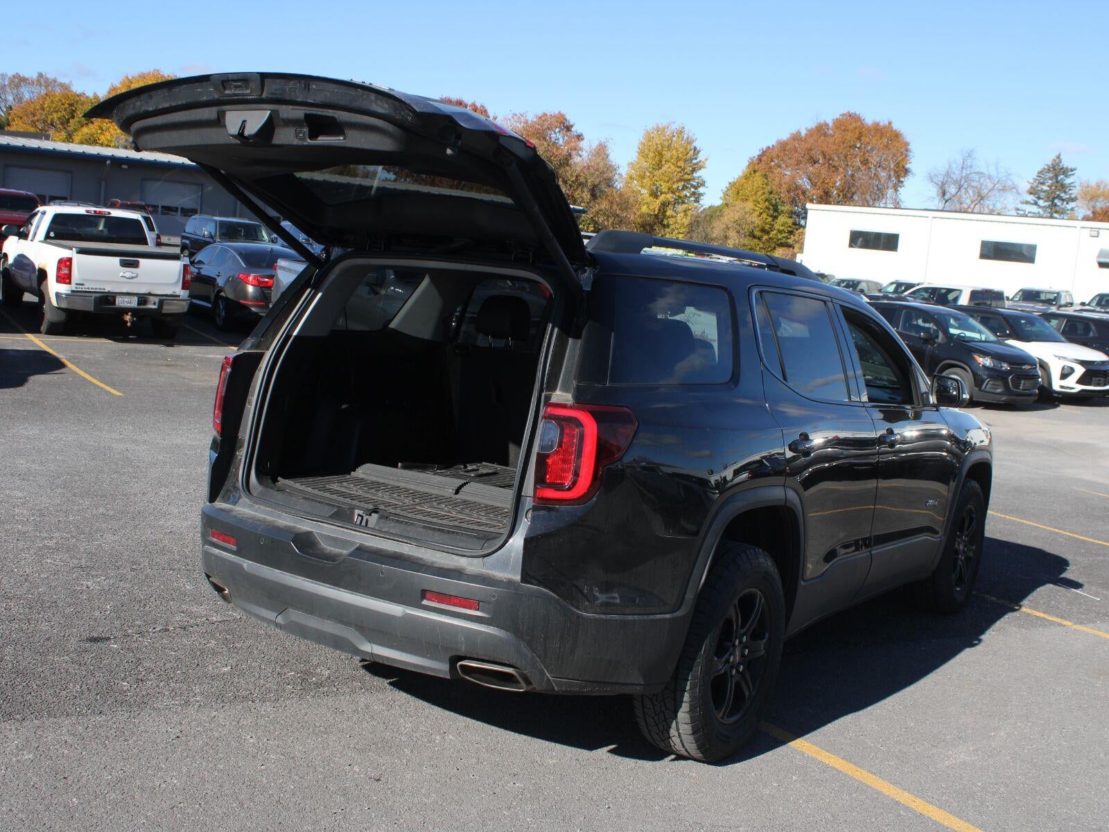 2023 GMC Acadia AT4