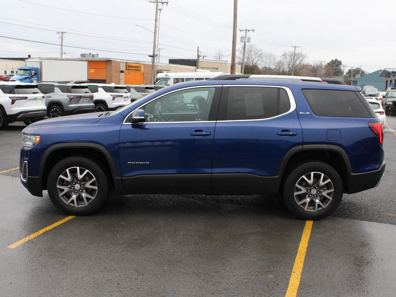 2023 GMC Acadia SLE