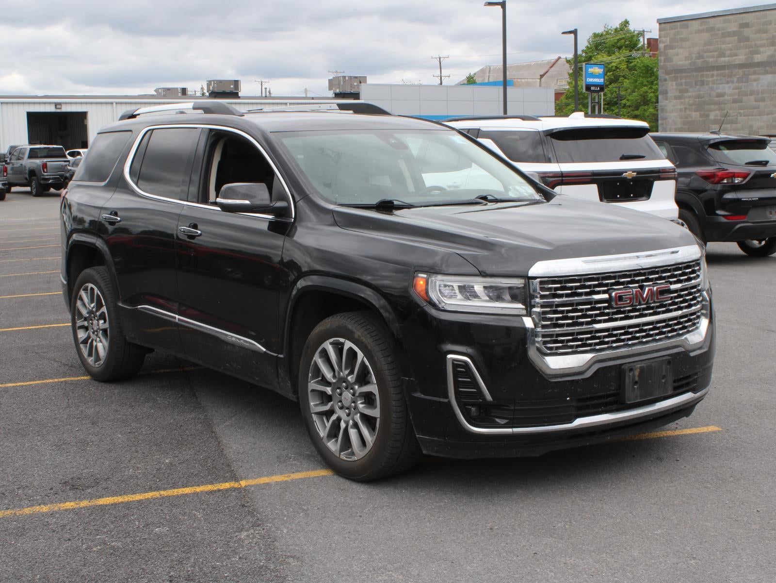 2023 GMC Acadia Denali
